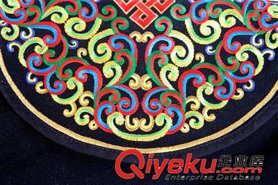 夏季旅游拍照必備 民族風繡花女士斜挎小包1303