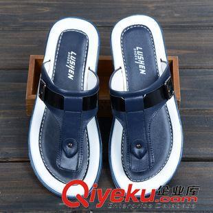 2015夏季男士時(shí)尚夾腳真皮拖鞋 防滑沙灘鞋與韓版拼色人字拖全方位解析